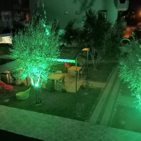 Leon Tatil Evi